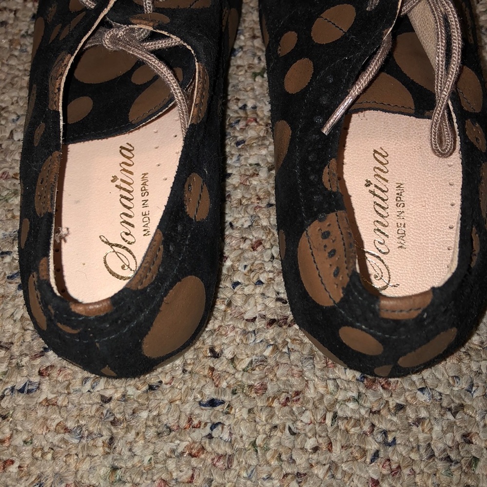 Shoes - Picture 2 of 5